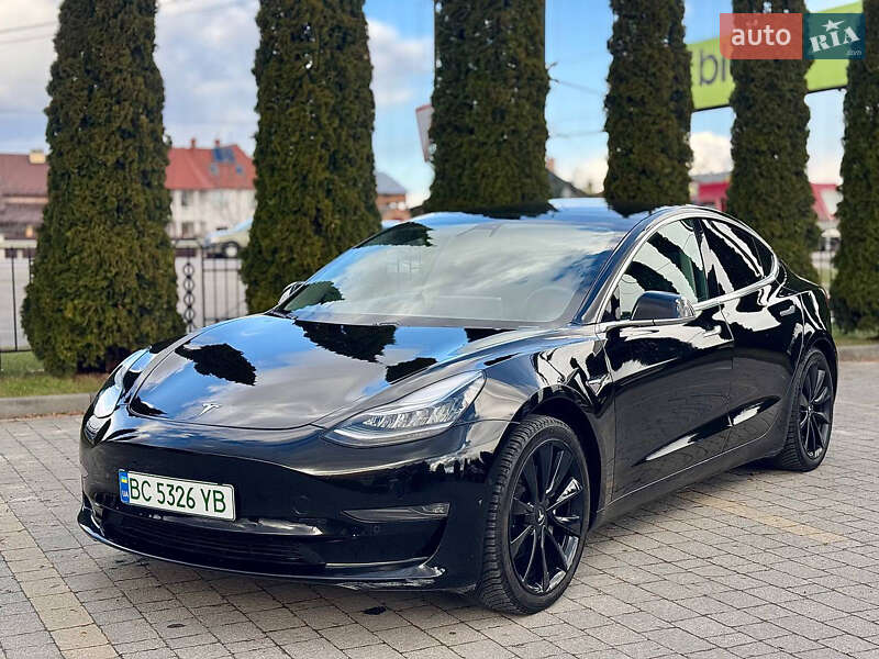 Tesla Model 3 (2020)