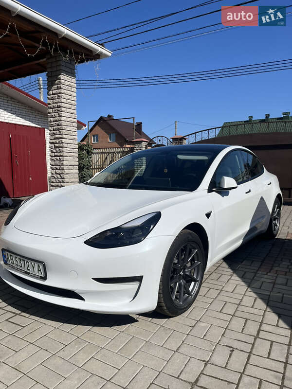 Tesla Model 3 (2023)