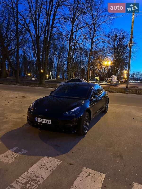 Tesla Model 3 (2021)