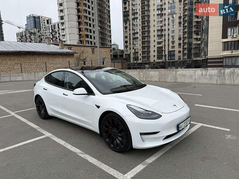 Tesla Model 3 (2022)