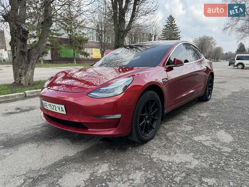 Tesla Model 3 (2018)