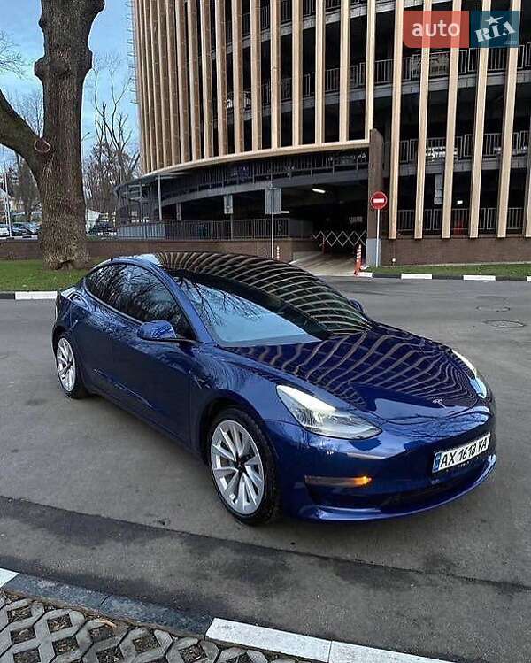 Tesla Model 3 (2021)