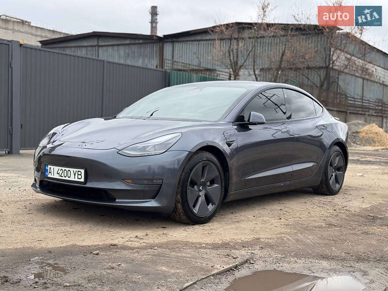 Tesla Model 3 (2021)