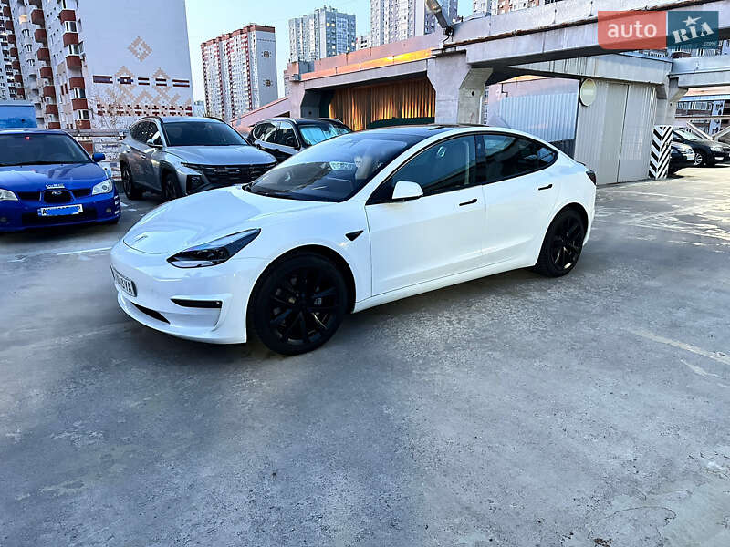 Tesla Model 3 (2021)