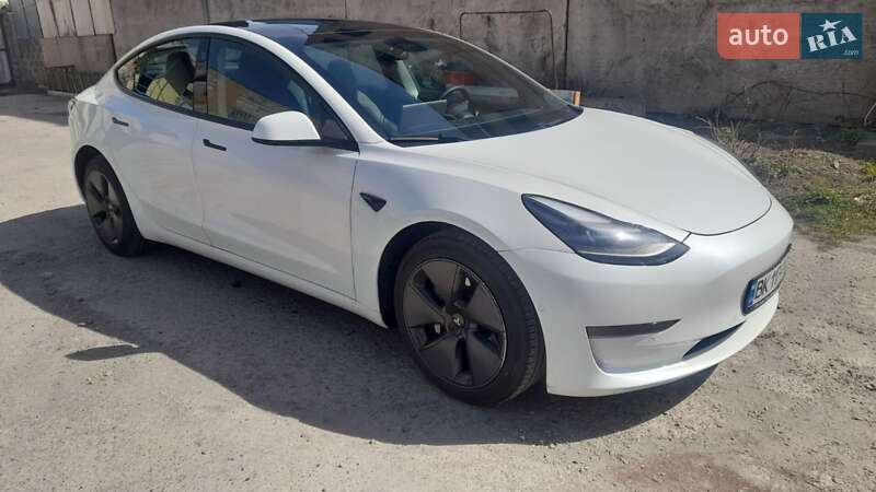 Tesla Model 3 (2021)