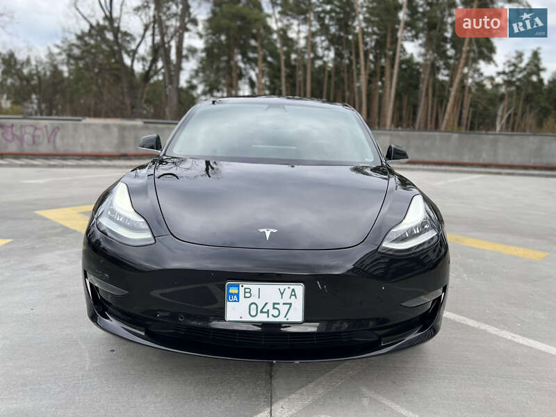 Tesla Model 3 (2019)