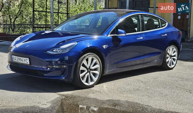 Tesla Model 3 (2018)