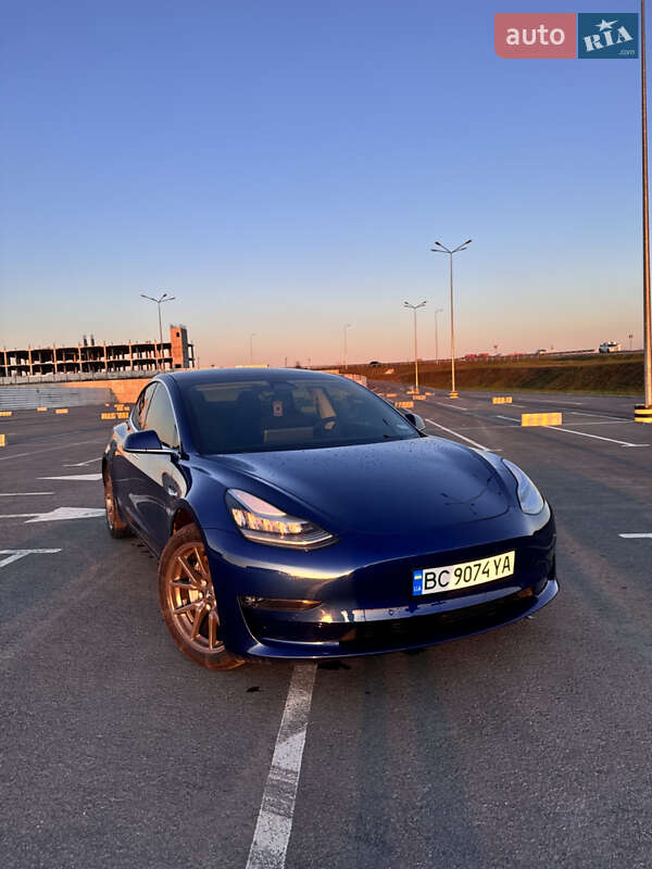 Tesla Model 3 (2020)