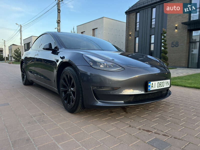 Tesla Model 3 (2022)