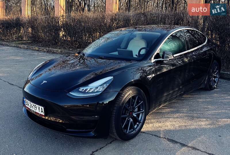 Tesla Model 3 (2020)