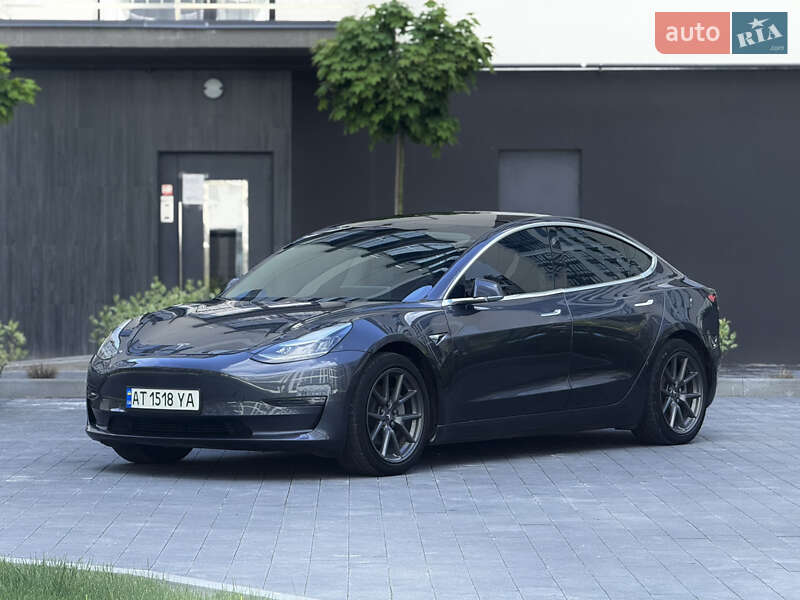 Tesla Model 3 (2019)