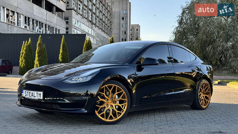 Tesla Model 3 (2018)