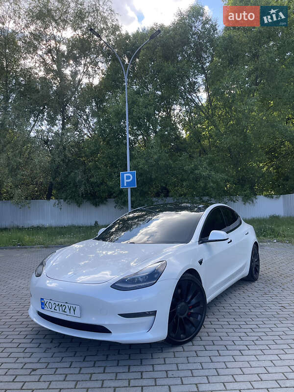 Tesla Model 3 (2021)