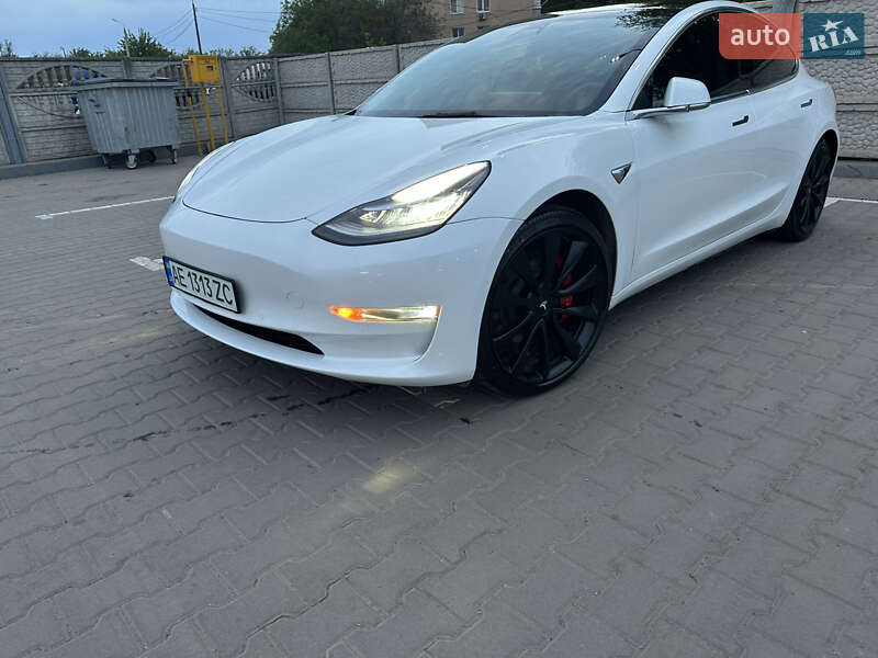 Tesla Model 3 (2020)
