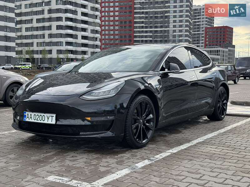Tesla Model 3 (2020)