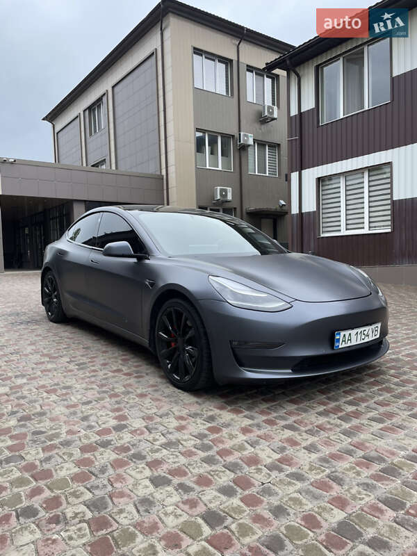 Tesla Model 3 (2020)