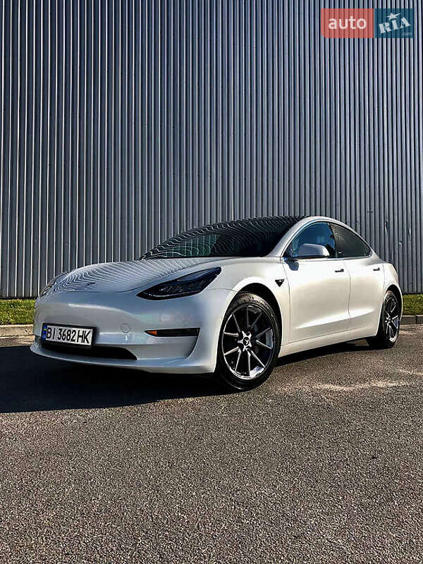 Tesla Model 3 (2020)