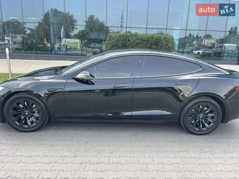 Tesla Model s (2017)