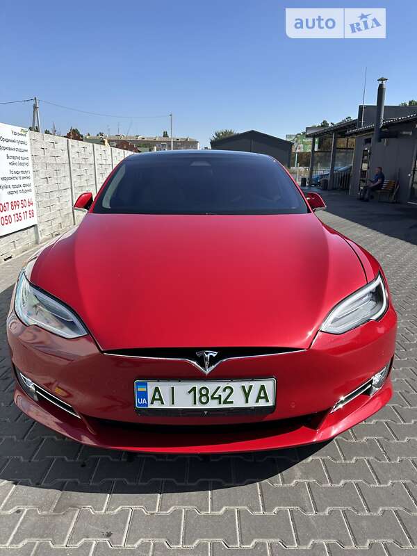 Tesla Model s (2016)