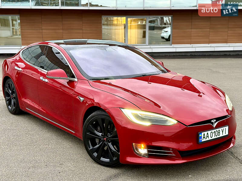 Tesla Model s (2018)