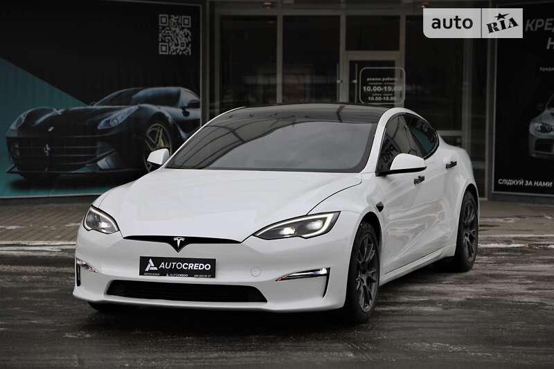 Tesla Model s (2021)