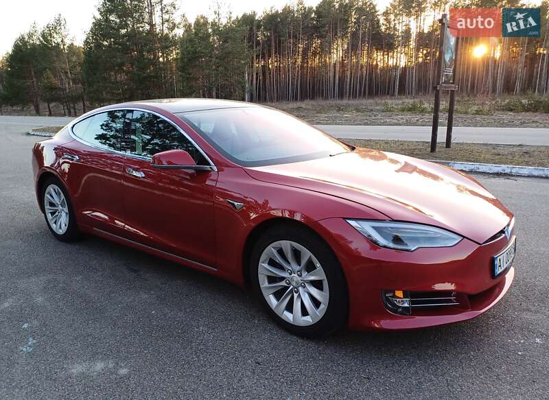 Tesla Model s (2018)