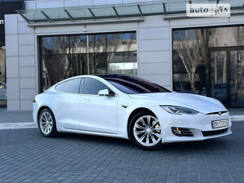Tesla Model s (2018)