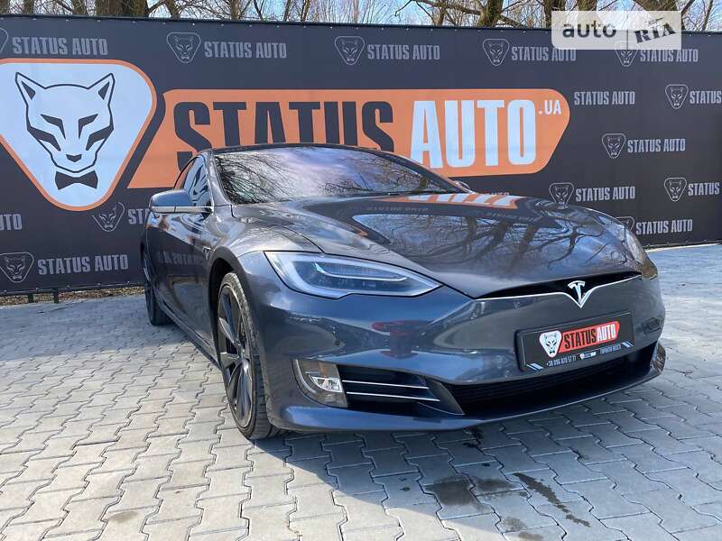 Tesla Model s (2018)