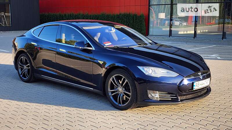 Tesla Model s (2014)