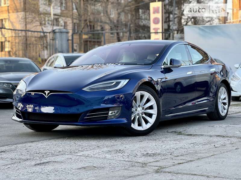 Tesla Model s (2017)