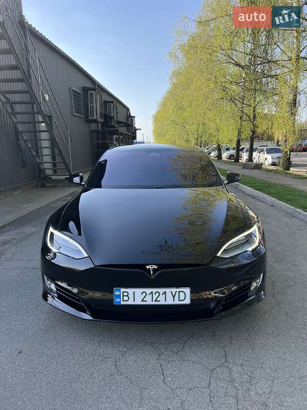 Tesla Model s (2020)