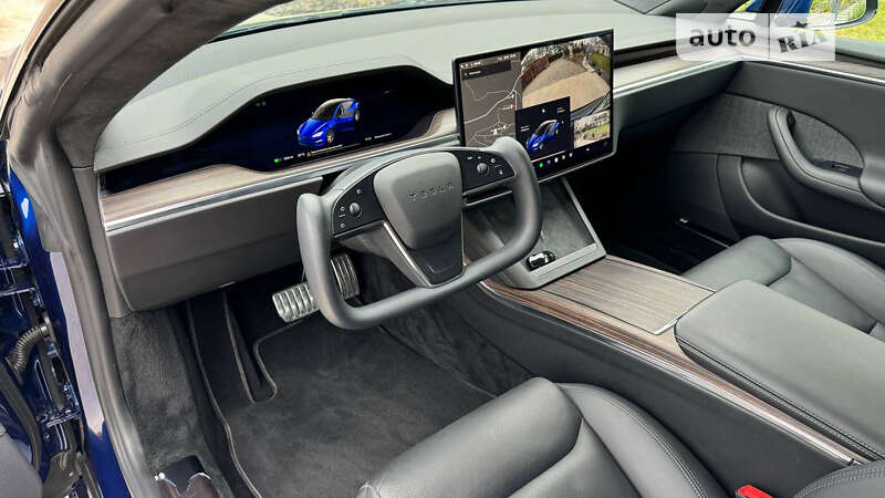 Tesla Model s (2021)