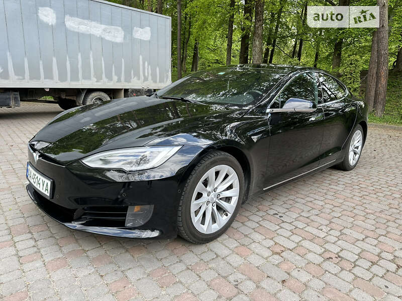 Tesla Model s (2016)