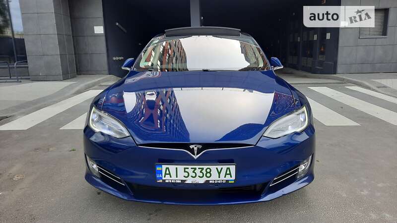 Tesla Model s (2017)