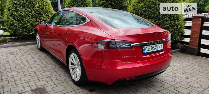Tesla Model s (2018)