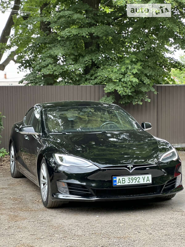 Tesla Model s (2016)