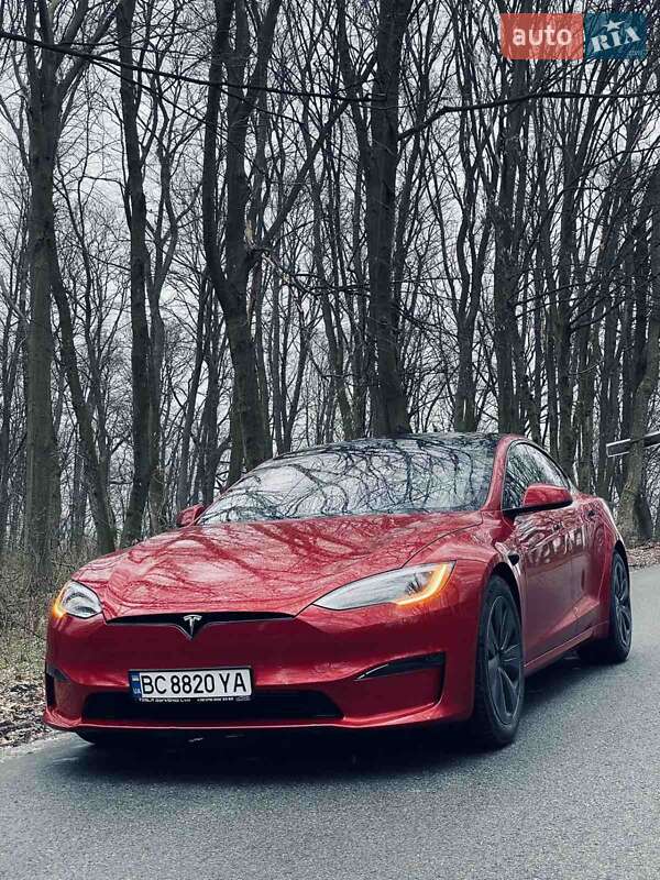 Tesla Model s (2021)