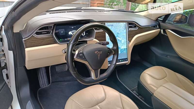 Tesla Model s (2014)