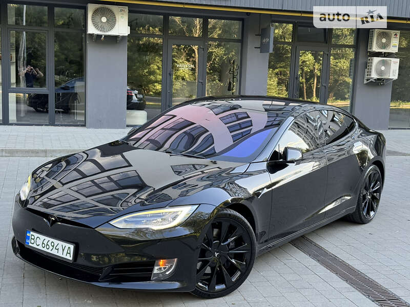 Tesla Model s (2018)