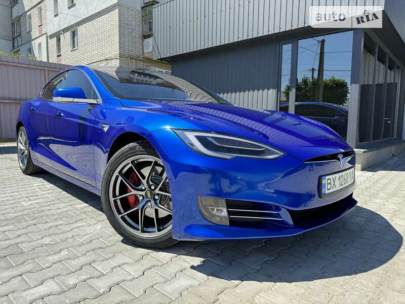 Tesla Model s (2018)