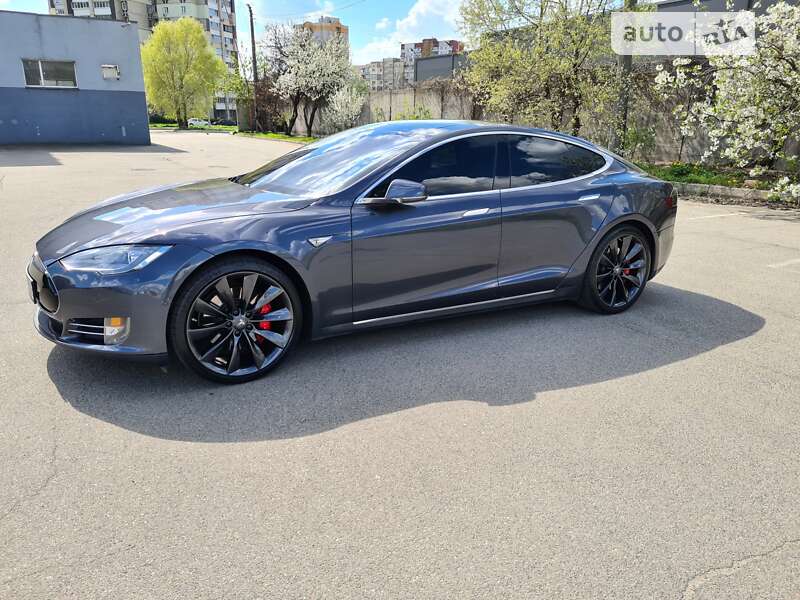 Tesla Model s (2014)