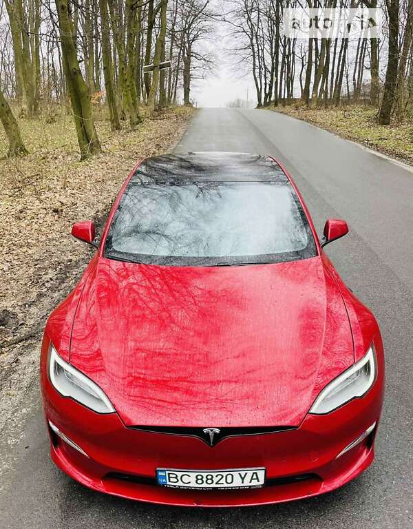 Tesla Model s (2021)