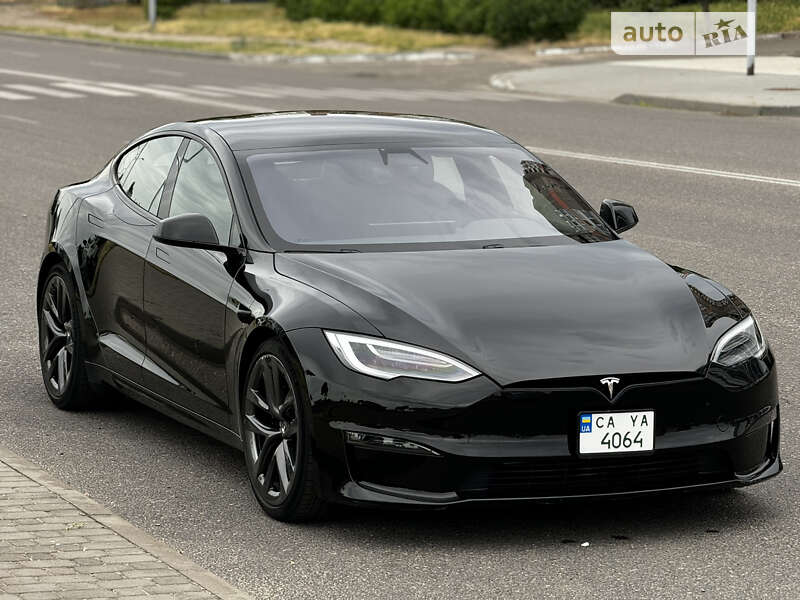 Tesla Model s (2021)