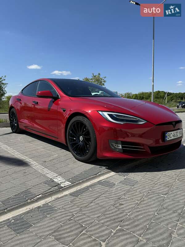 Tesla Model s (2020)