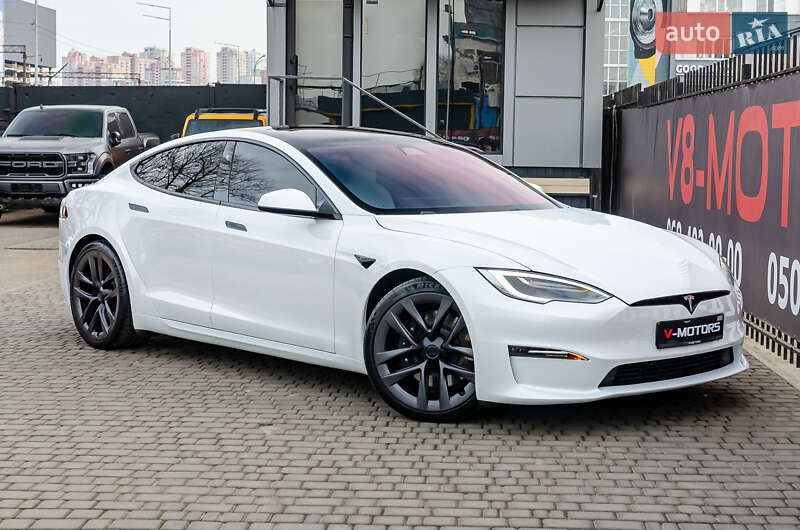 Tesla Model s (2021)