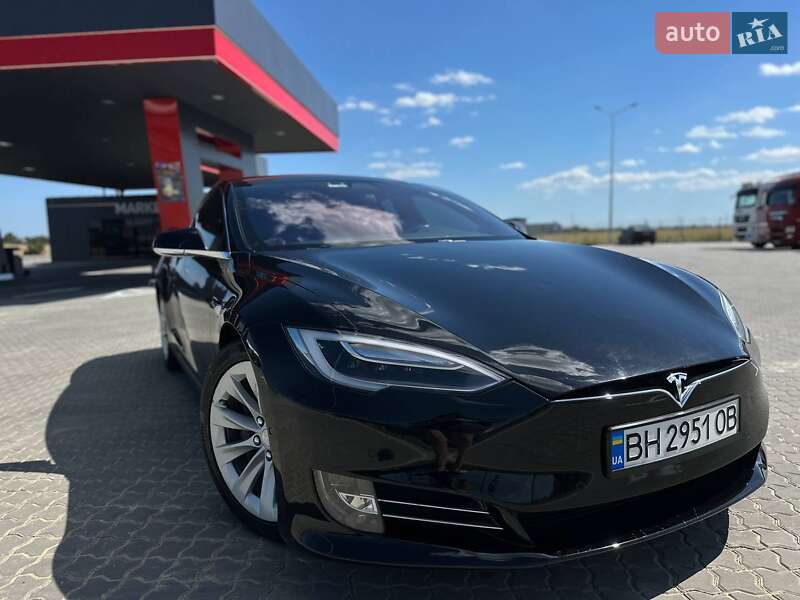 Tesla Model s (2017)