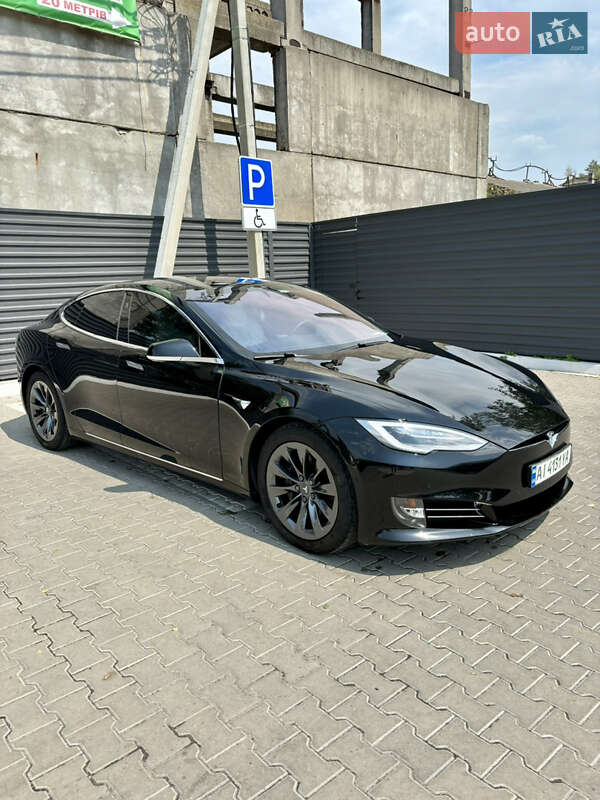 Tesla Model s (2018)