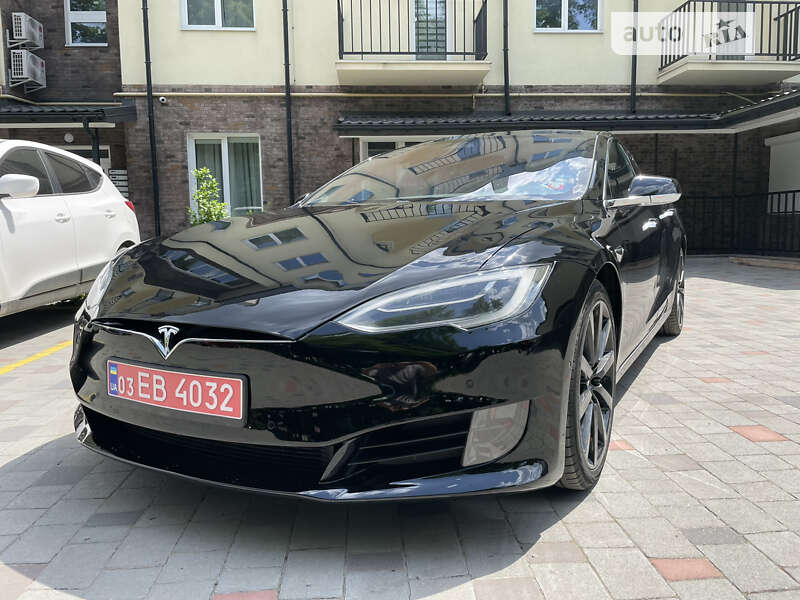 Tesla Model s (2016)
