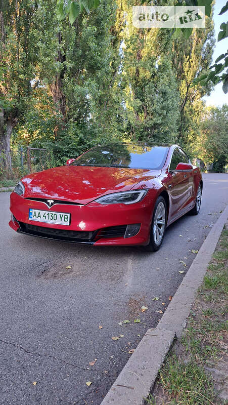 Tesla Model s (2016)