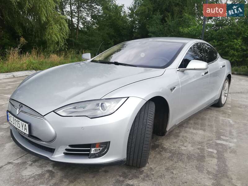 Tesla Model s (2014)